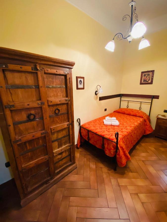 B&B Conte Cavour Napoli Bagian luar foto