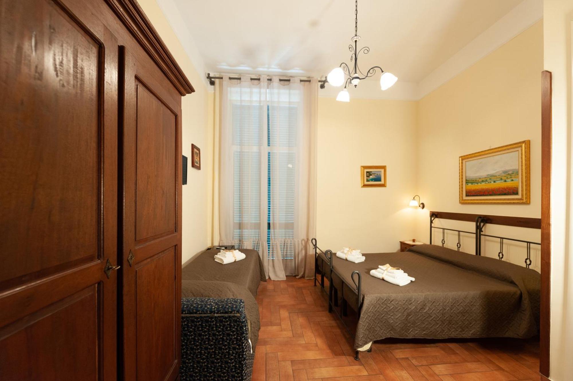 B&B Conte Cavour Napoli Bagian luar foto