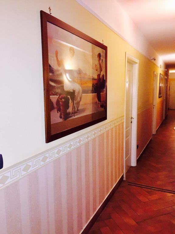 B&B Conte Cavour Napoli Bagian luar foto