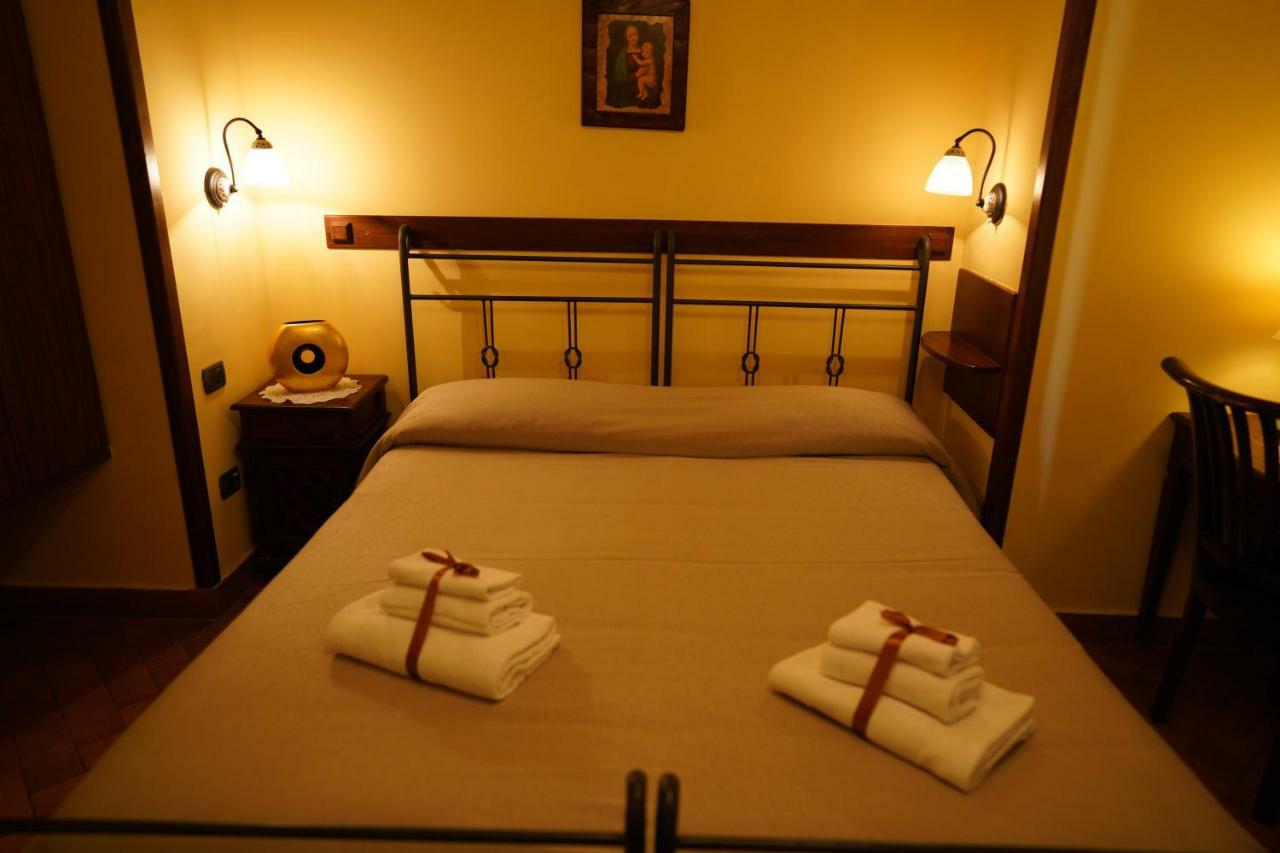 B&B Conte Cavour Napoli Bagian luar foto