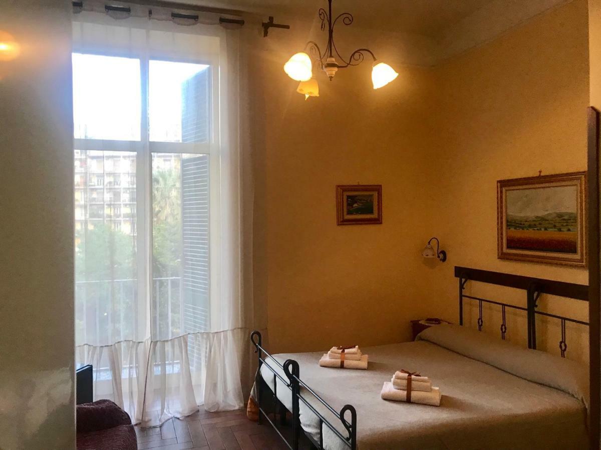 B&B Conte Cavour Napoli Bagian luar foto