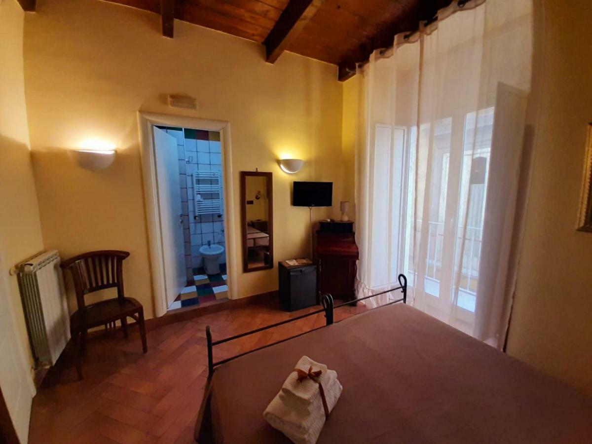 B&B Conte Cavour Napoli Bagian luar foto