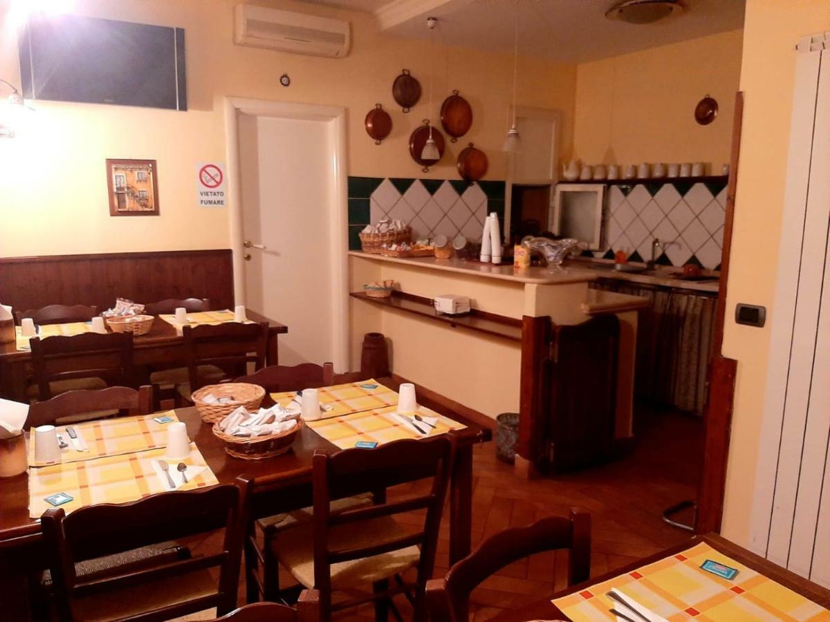 B&B Conte Cavour Napoli Bagian luar foto
