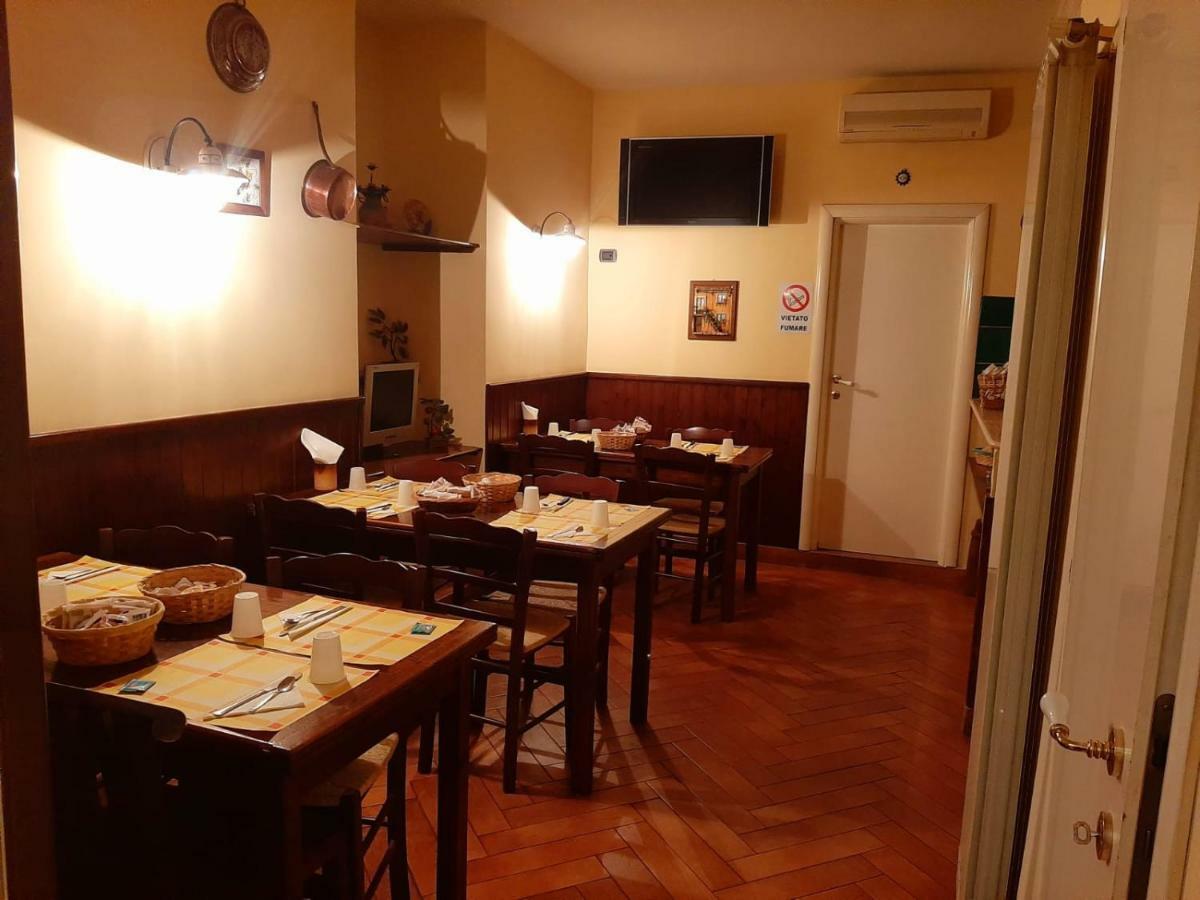 B&B Conte Cavour Napoli Bagian luar foto